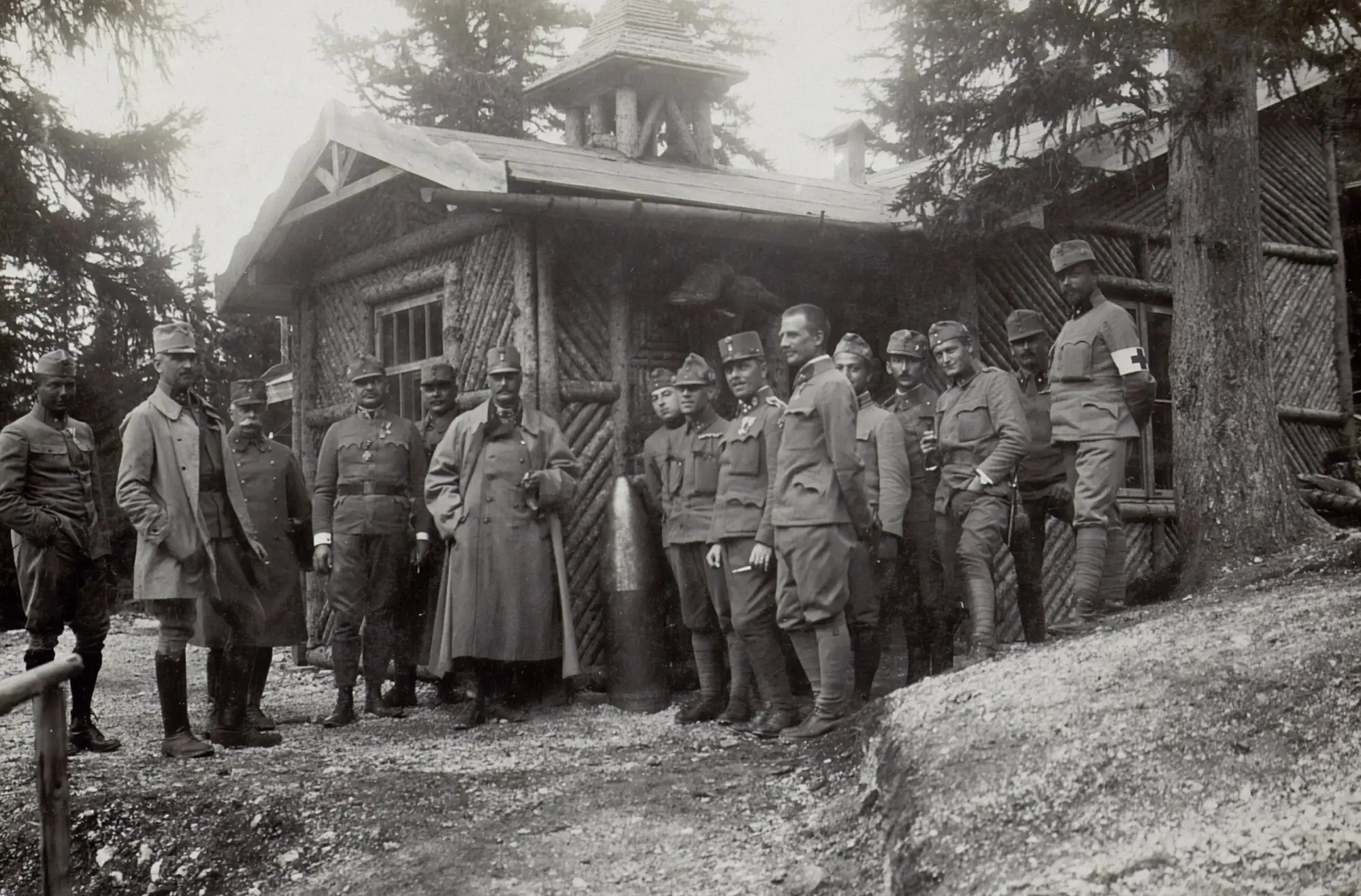 Fotogrāfijas un atklātnes